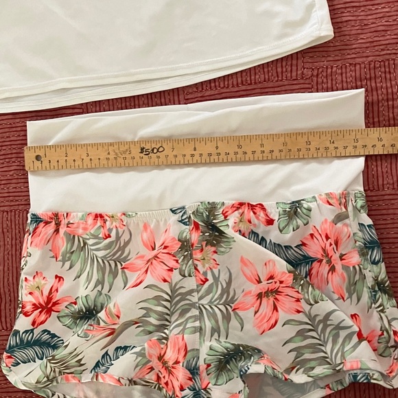 Beach outfit / swim outfit  floral print women’s large top medium short - Picture 9 of 16